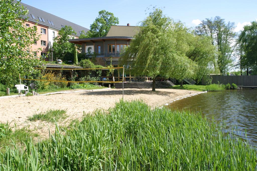 Seminar- Und Gaestehaus Flussbad Gartenstrasse Berlim Exterior foto