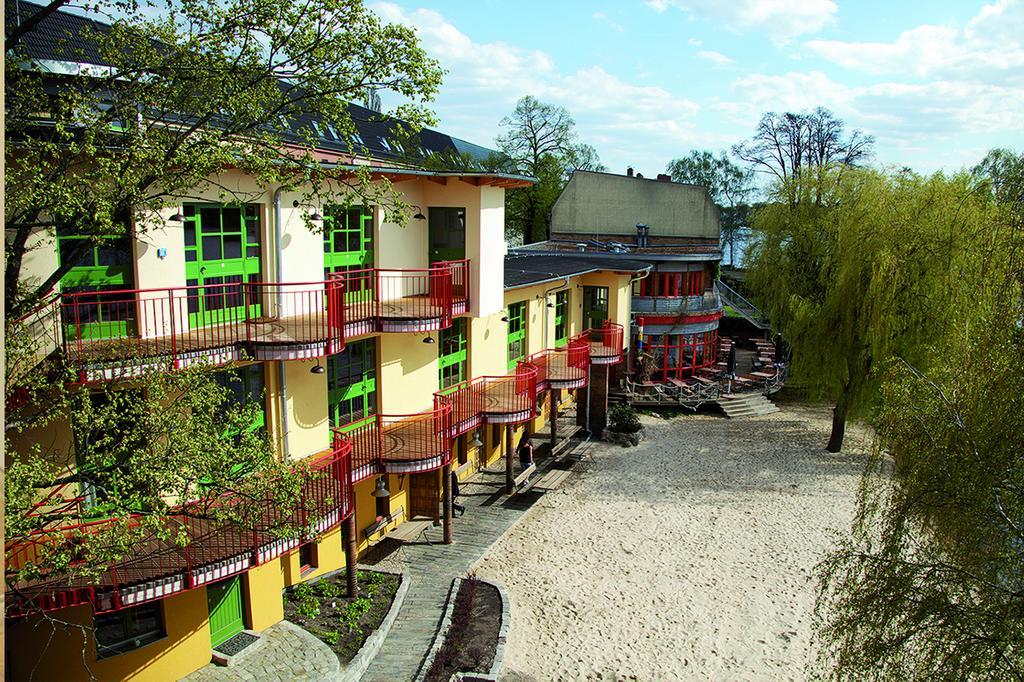 Seminar- Und Gaestehaus Flussbad Gartenstrasse Berlim Exterior foto